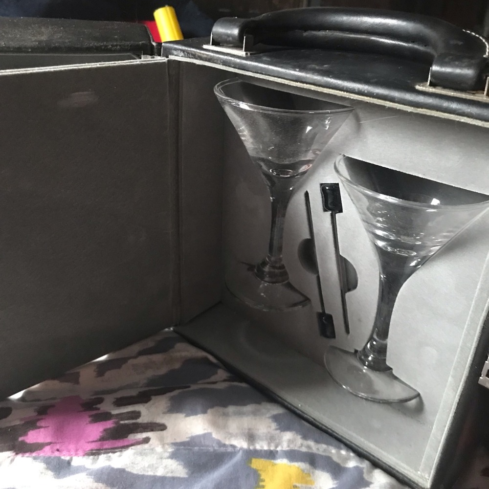 GEOFFREY BEENE stainless steel travel cocktail bar